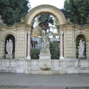 FOUNTAIN IN GLORIETA DE SAN DIEGO
