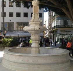 FOUNTAIN IN THE PLAZA DE LA ENCARNACIÓN