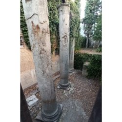 ROMAN COLUMNS ON "CALLE MÁRMOLES"